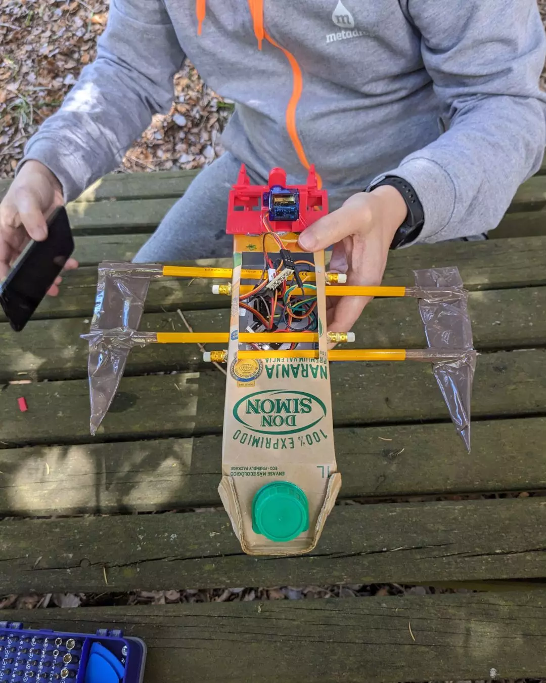 Barco RC ESP32 — catamarán