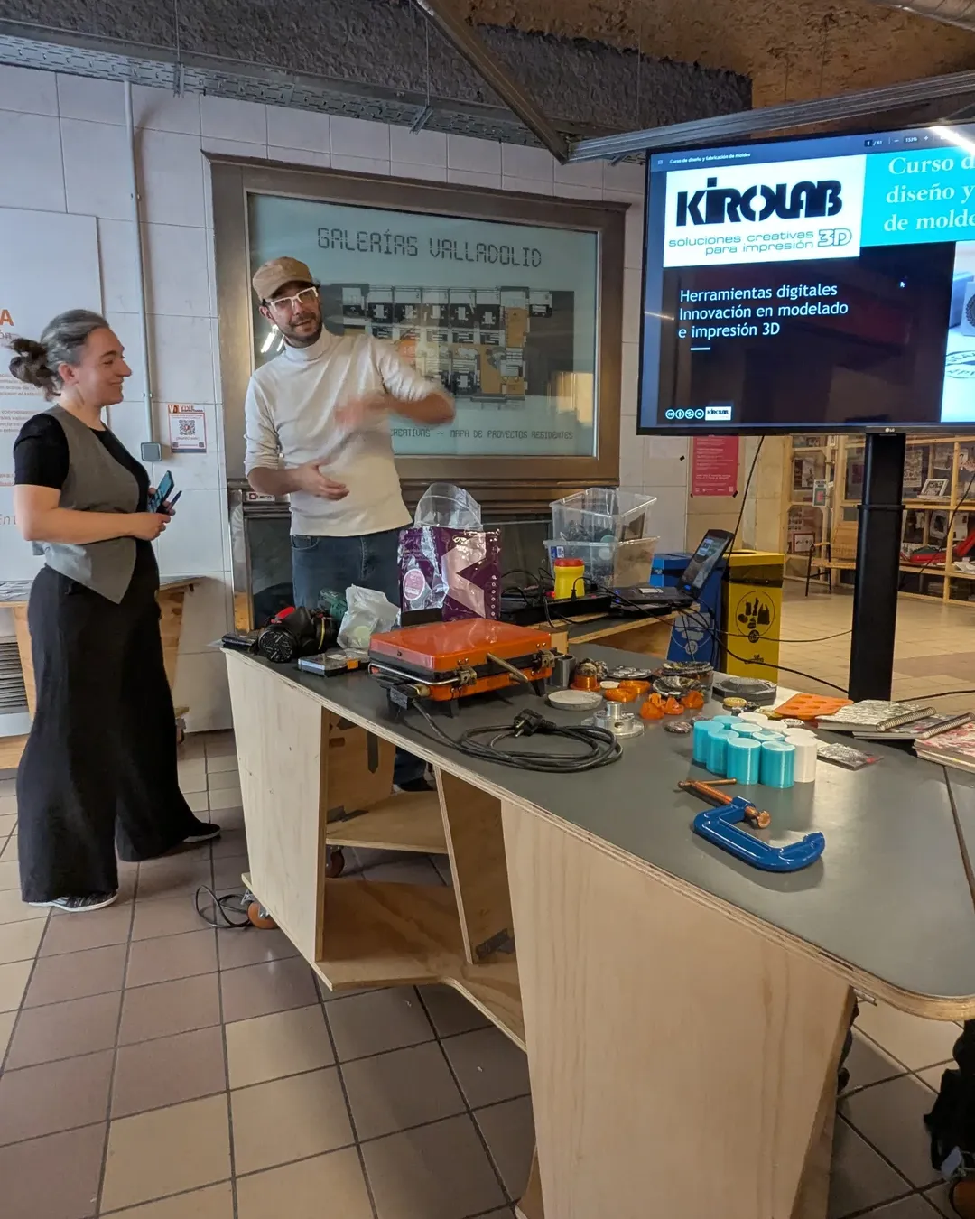 Visita a Valladolid Makers — Taller de reciclaje